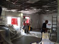 10.6. heute sind gleich 3 Gewerke am Arbeiten: Boldt Innenausbau, Bribach Elektrobau und die Feuerschutz-und Sicherheitstechnik GmbH
