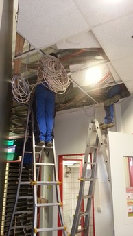 16.6. die Firma ERBES-Kältetechnik baut die neuen Klimageräte ein...